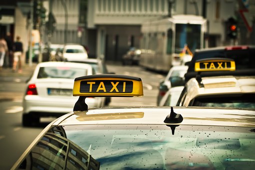 Krankentransporte durch Taxi- bzw. Mietwagenunternehmen